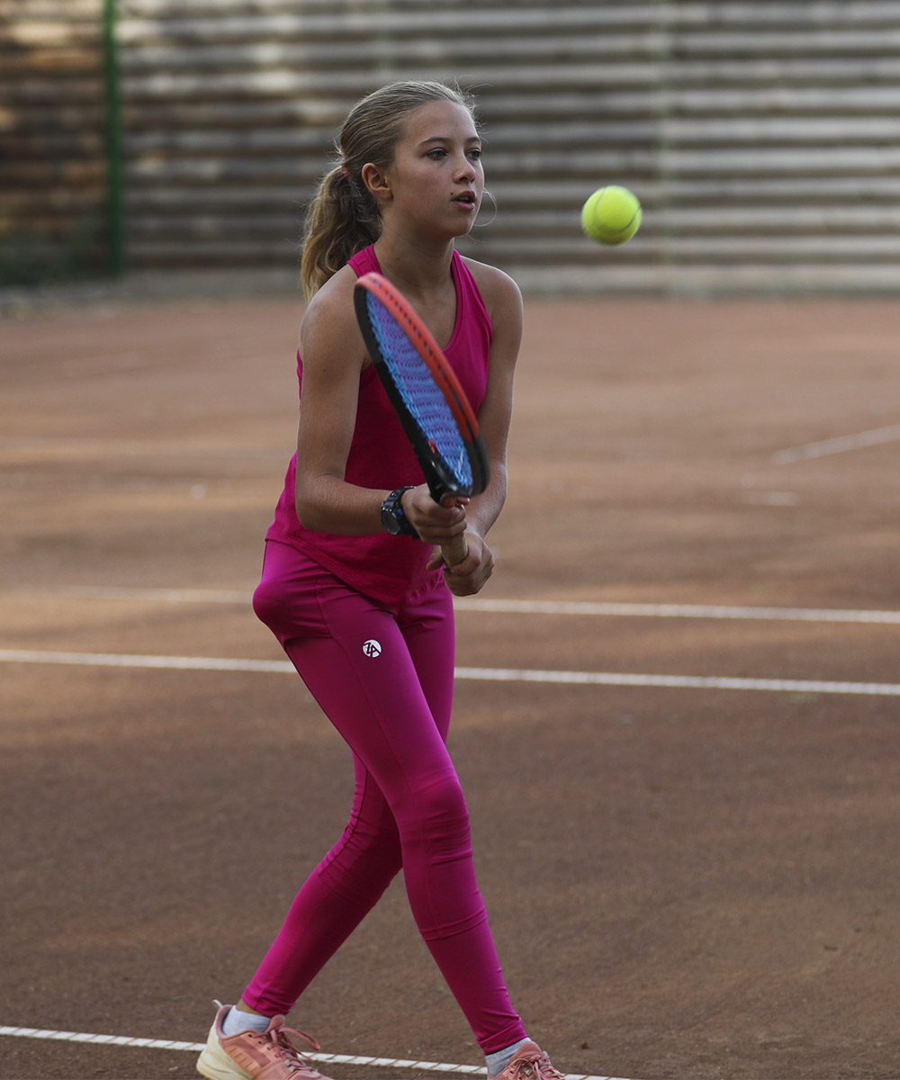 https://www.zoealexanderuk.com/wp-content/uploads/2022/04/Girls_Tennis_Performance_Leggings_31.jpg